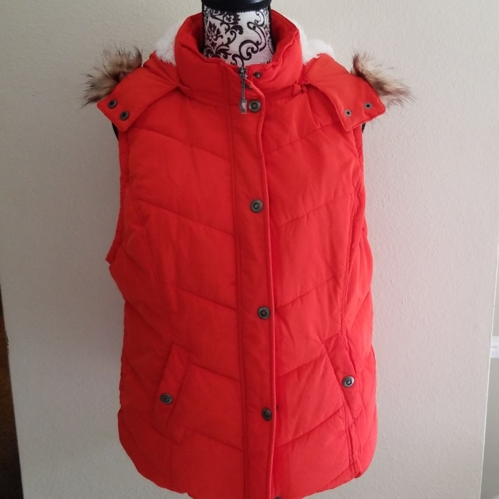 Green tea Sherpa lined puffer vest like new XL